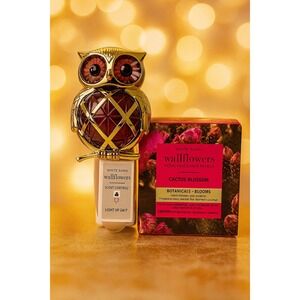 White Barn Wallflowers Owl Plug In + Cactus Blossom‎ Refill Set